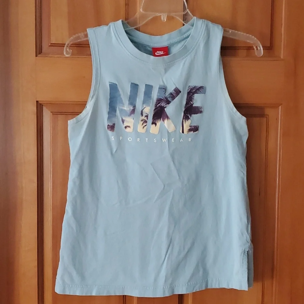 Nike Womans Logo Sleeveless Pastel‎ Blue Beach Scene Shirt in XS